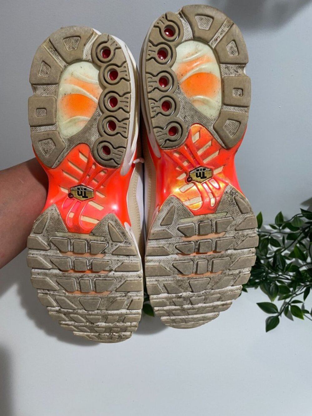 Nike Air Max Plus Tn Running Shoes White/Orange US 10 Mens Sneakers AQ1088-100 - Picture 14 of 14